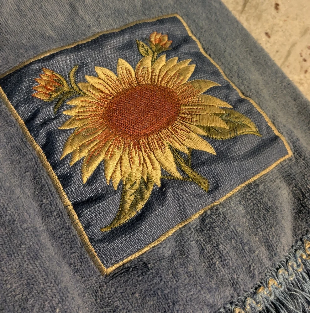 Sunflower Embroidered Vintage Avanti 100% Cotton Towel Set Blue 3 Pieces Fringe
